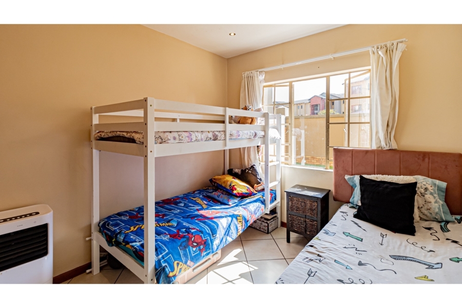 2 Bedroom Property for Sale in Monavoni Gauteng