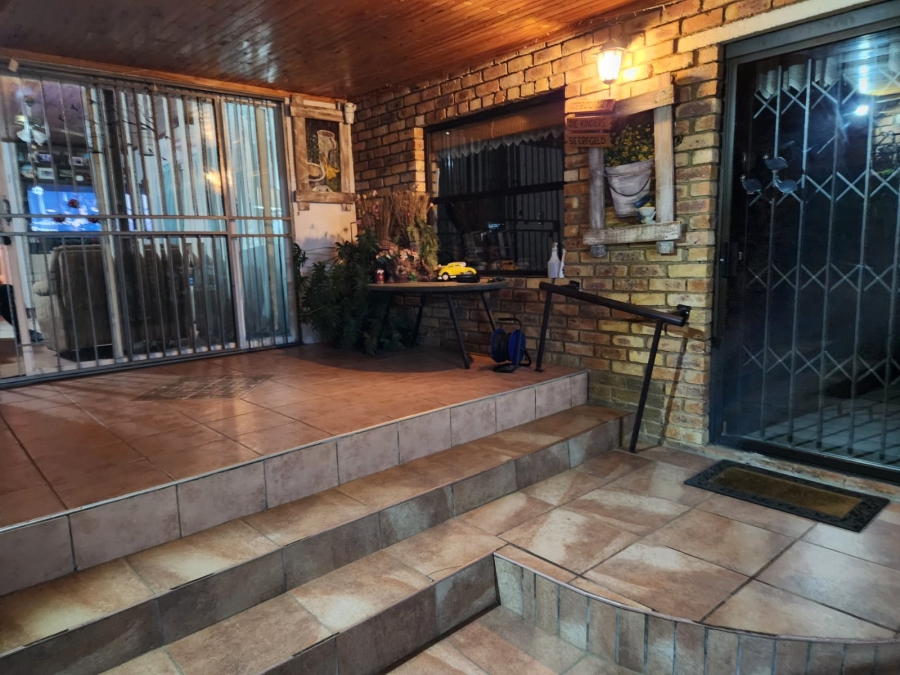 4 Bedroom Property for Sale in Birchleigh Gauteng