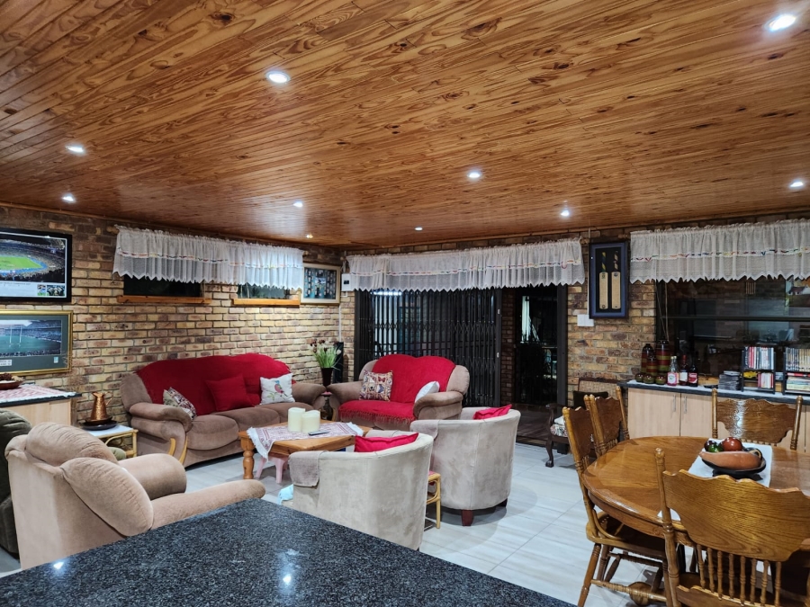 4 Bedroom Property for Sale in Birchleigh Gauteng