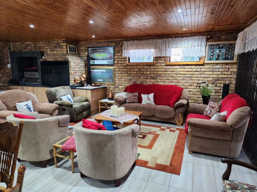 4 Bedroom Property for Sale in Birchleigh Gauteng