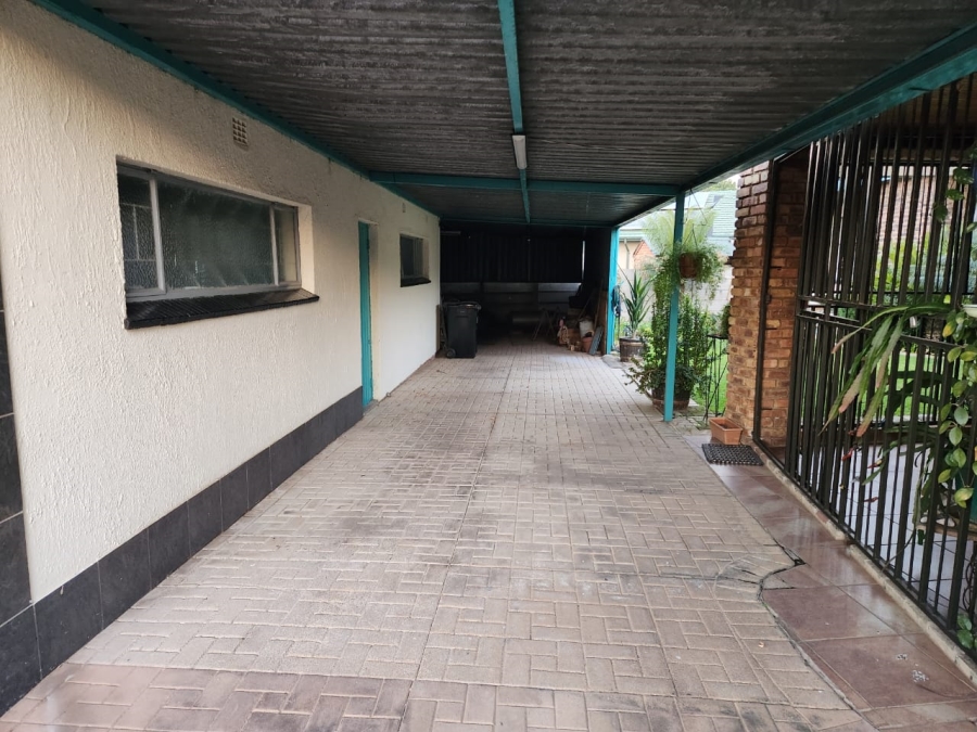 4 Bedroom Property for Sale in Birchleigh Gauteng
