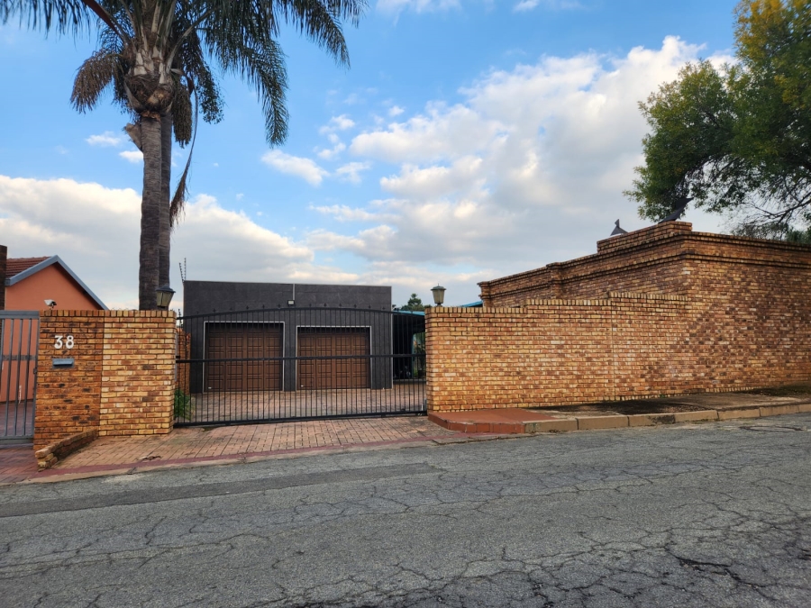 4 Bedroom Property for Sale in Birchleigh Gauteng
