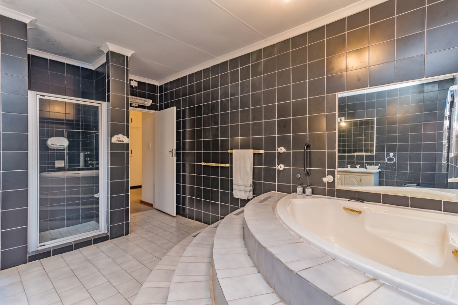 4 Bedroom Property for Sale in Noordheuwel Gauteng