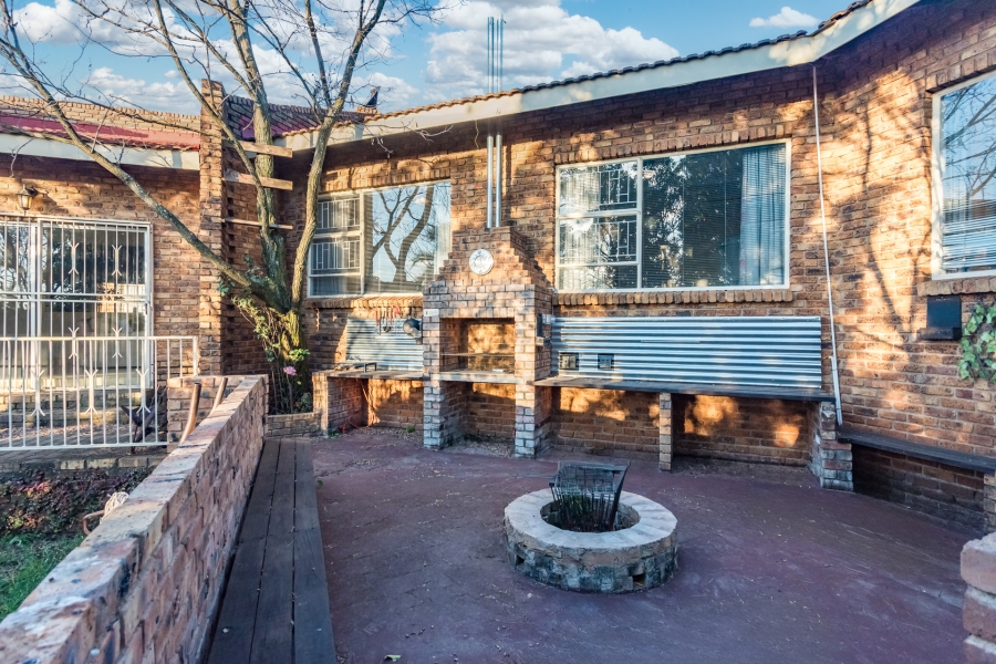 4 Bedroom Property for Sale in Noordheuwel Gauteng