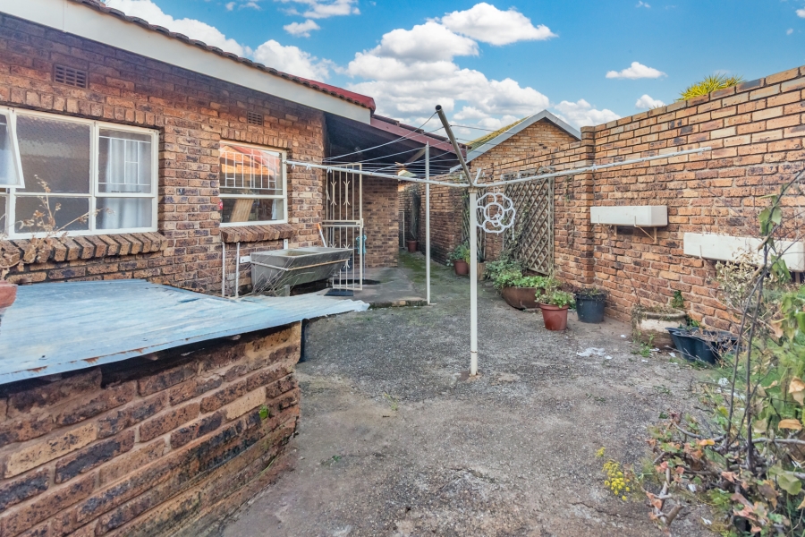 4 Bedroom Property for Sale in Noordheuwel Gauteng
