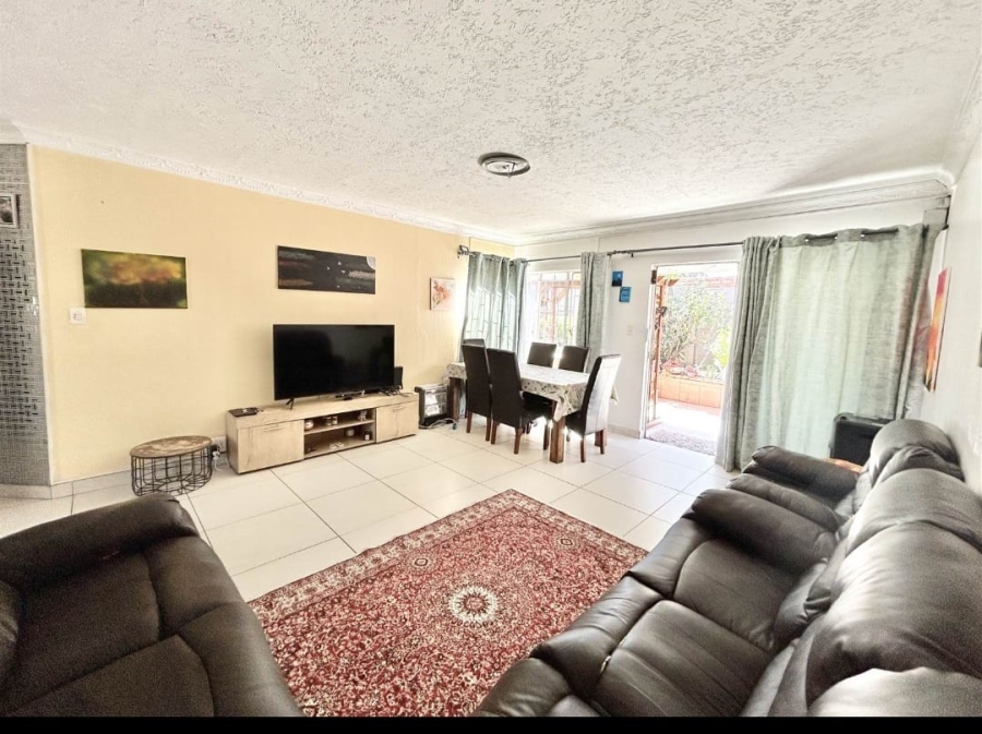 3 Bedroom Property for Sale in Halfway Gardens Gauteng