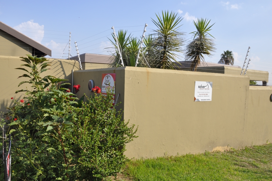 3 Bedroom Property for Sale in Halfway Gardens Gauteng