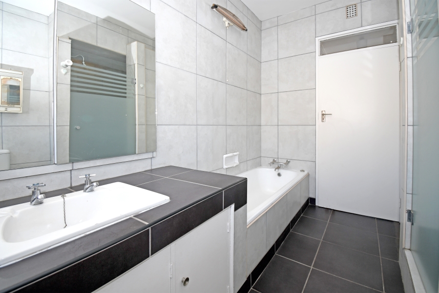 2 Bedroom Property for Sale in Riviera Gauteng