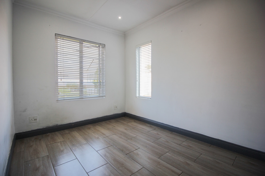 3 Bedroom Property for Sale in Broadacres Gauteng