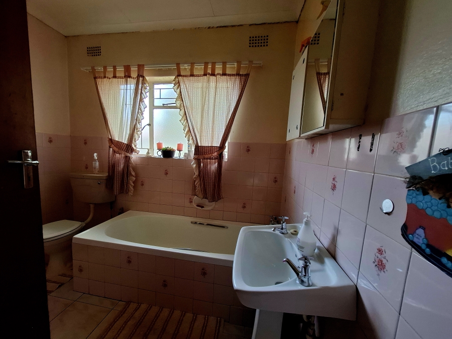 3 Bedroom Property for Sale in Krugersrus Gauteng