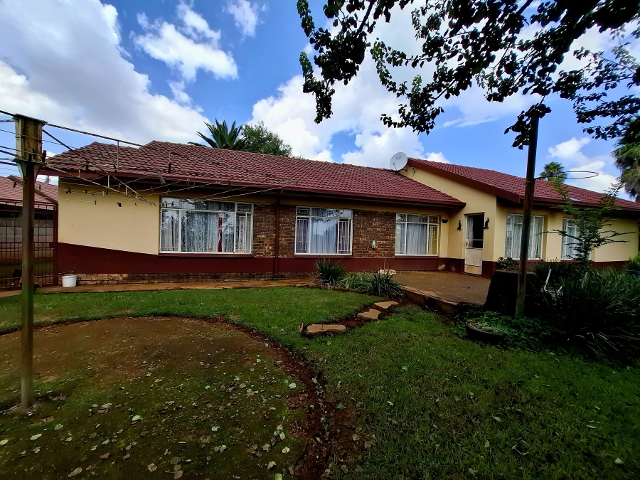 3 Bedroom Property for Sale in Krugersrus Gauteng