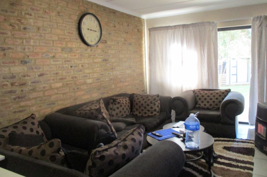 2 Bedroom Property for Sale in Pomona Gauteng