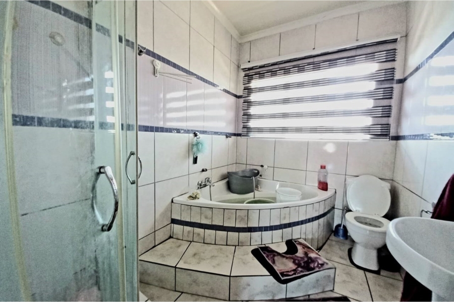 2 Bedroom Property for Sale in Klippoortjie Gauteng