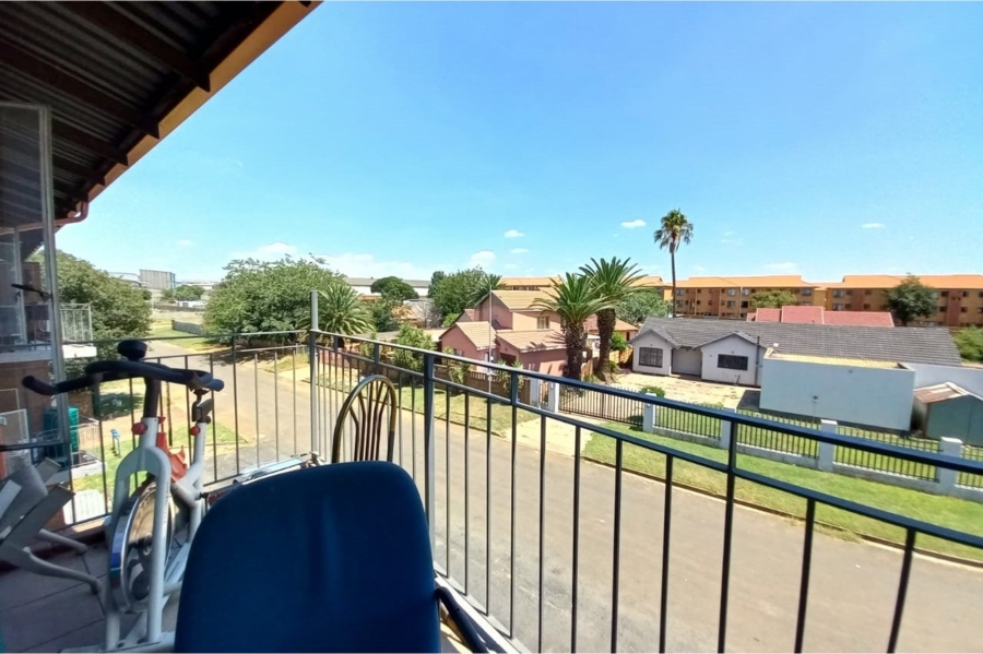 2 Bedroom Property for Sale in Klippoortjie Gauteng