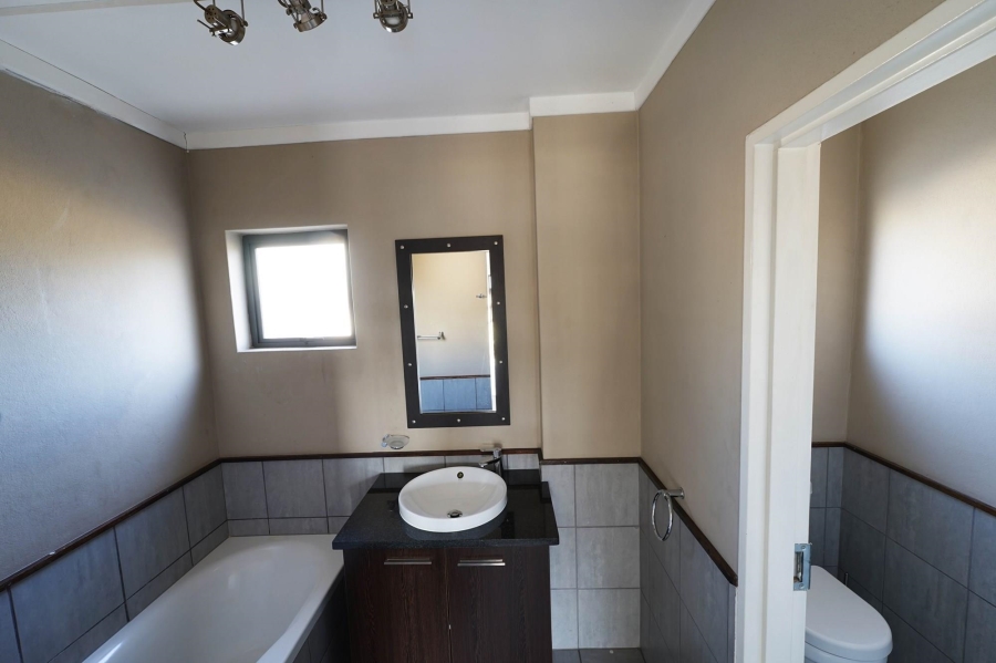 1 Bedroom Property for Sale in Dainfern Gauteng