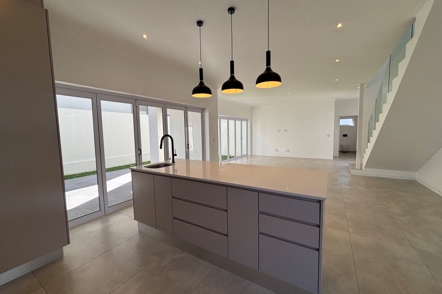 To Let 3 Bedroom Property for Rent in Bryanston Gauteng