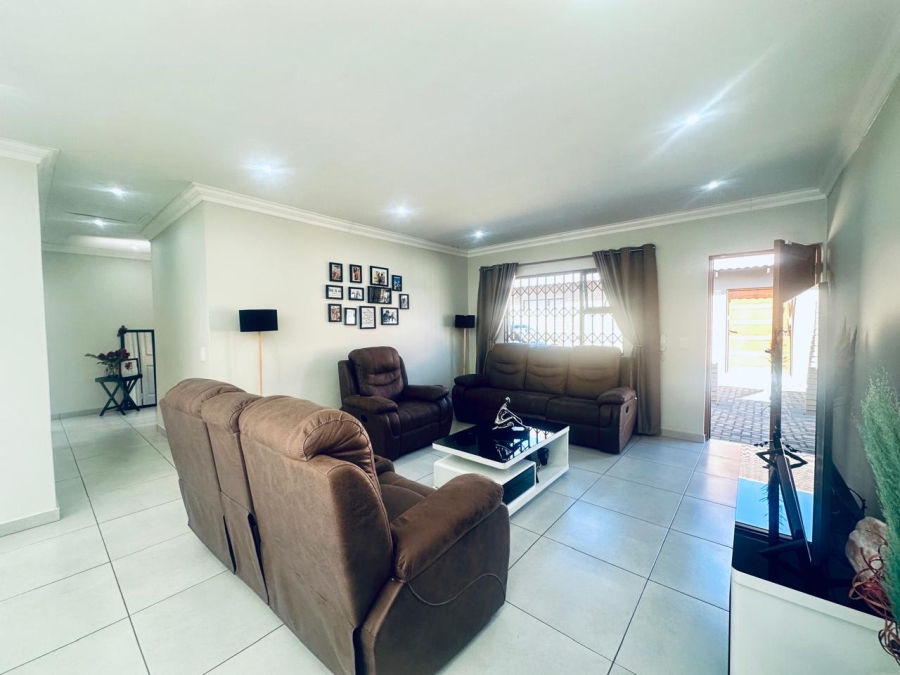 3 Bedroom Property for Sale in New Redruth Gauteng