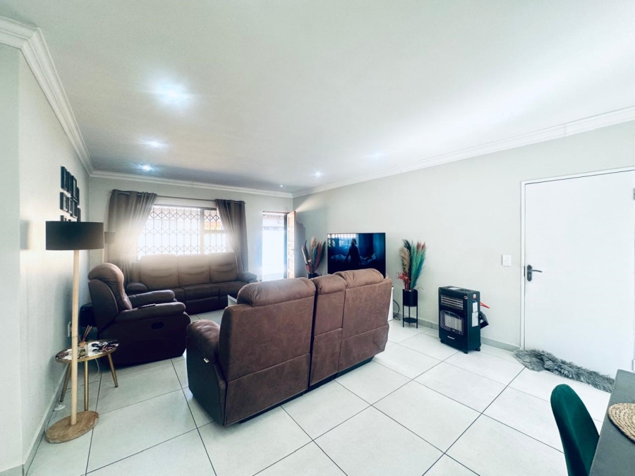 3 Bedroom Property for Sale in New Redruth Gauteng