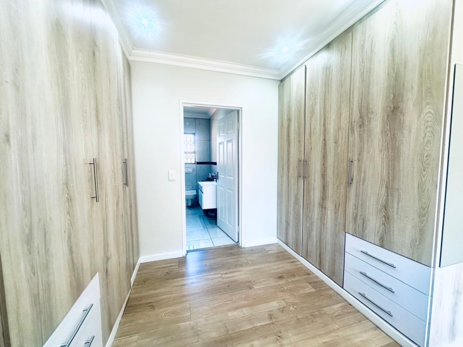 3 Bedroom Property for Sale in New Redruth Gauteng