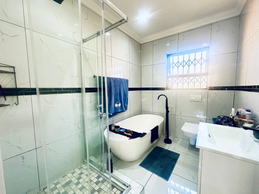3 Bedroom Property for Sale in New Redruth Gauteng