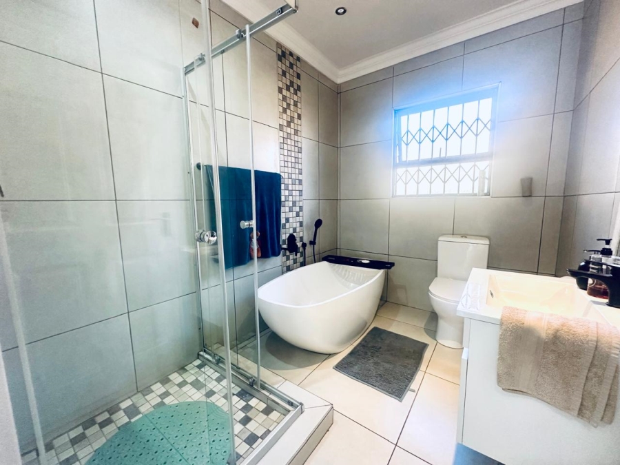 3 Bedroom Property for Sale in New Redruth Gauteng