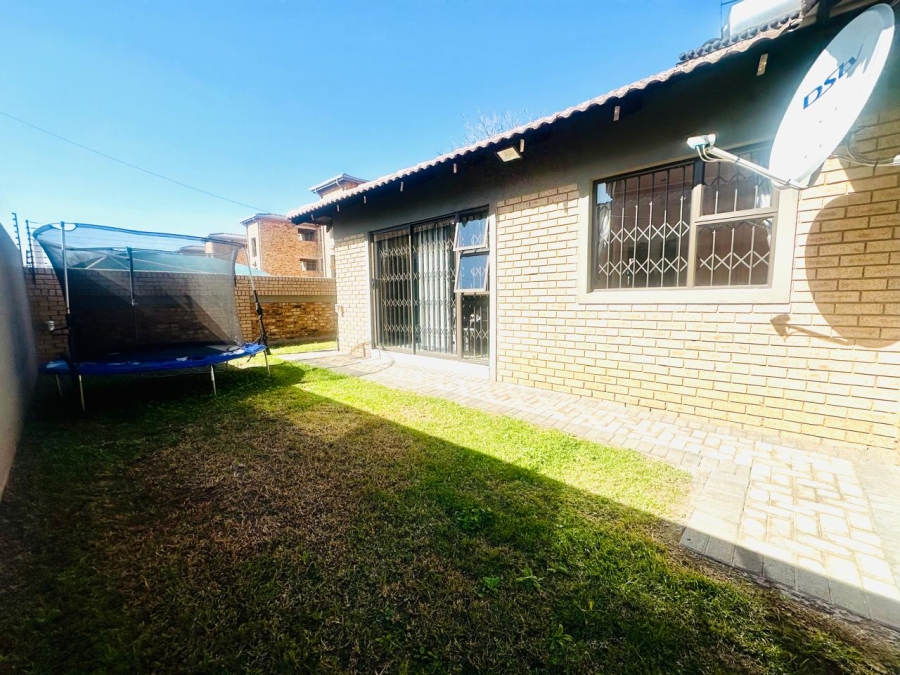 3 Bedroom Property for Sale in New Redruth Gauteng