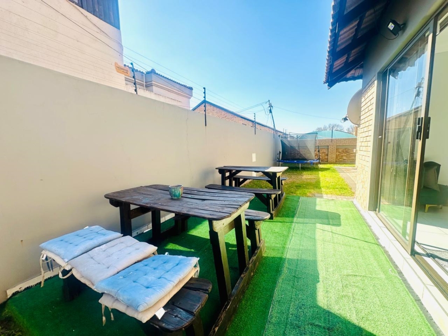 3 Bedroom Property for Sale in New Redruth Gauteng