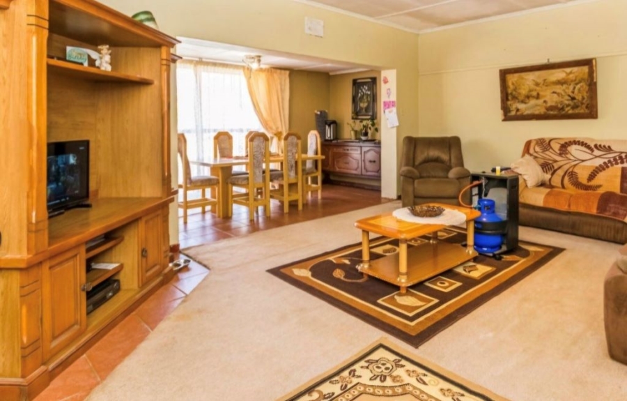 5 Bedroom Property for Sale in Westonaria Gauteng