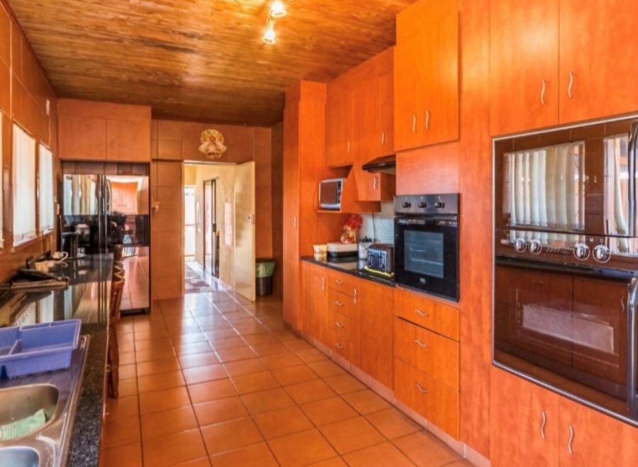 5 Bedroom Property for Sale in Westonaria Gauteng