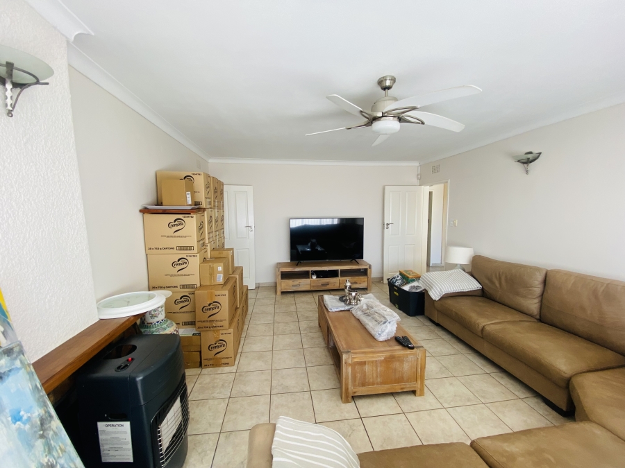 6 Bedroom Property for Sale in Alberante Gauteng