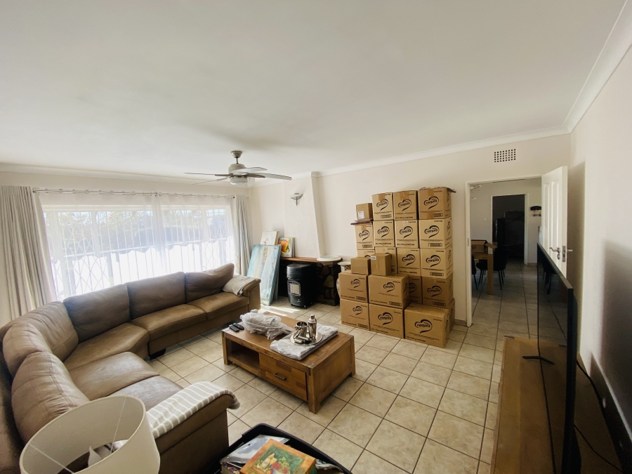 6 Bedroom Property for Sale in Alberante Gauteng