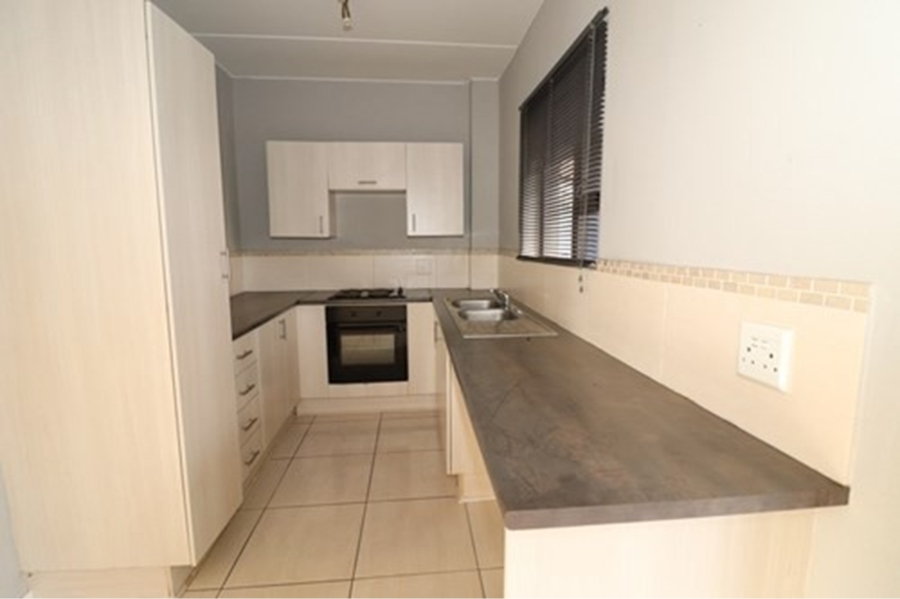 2 Bedroom Property for Sale in Honeydew Gauteng