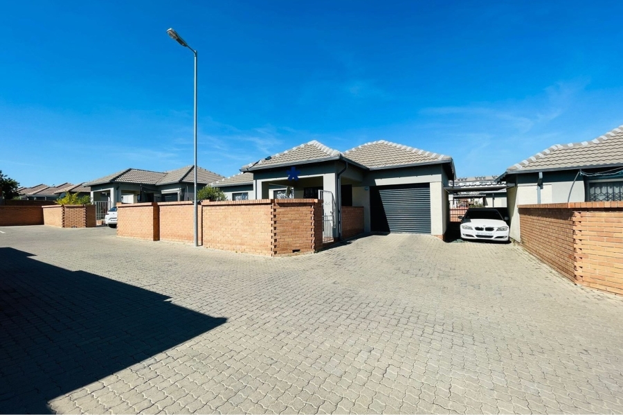 3 Bedroom Property for Sale in The Reeds Gauteng