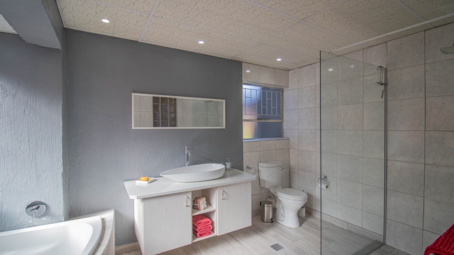3 Bedroom Property for Sale in Vorna Valley Gauteng