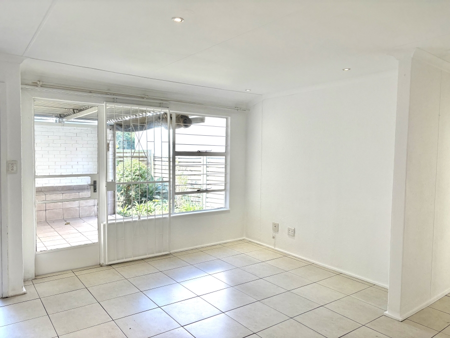 2 Bedroom Property for Sale in Bryanston Gauteng