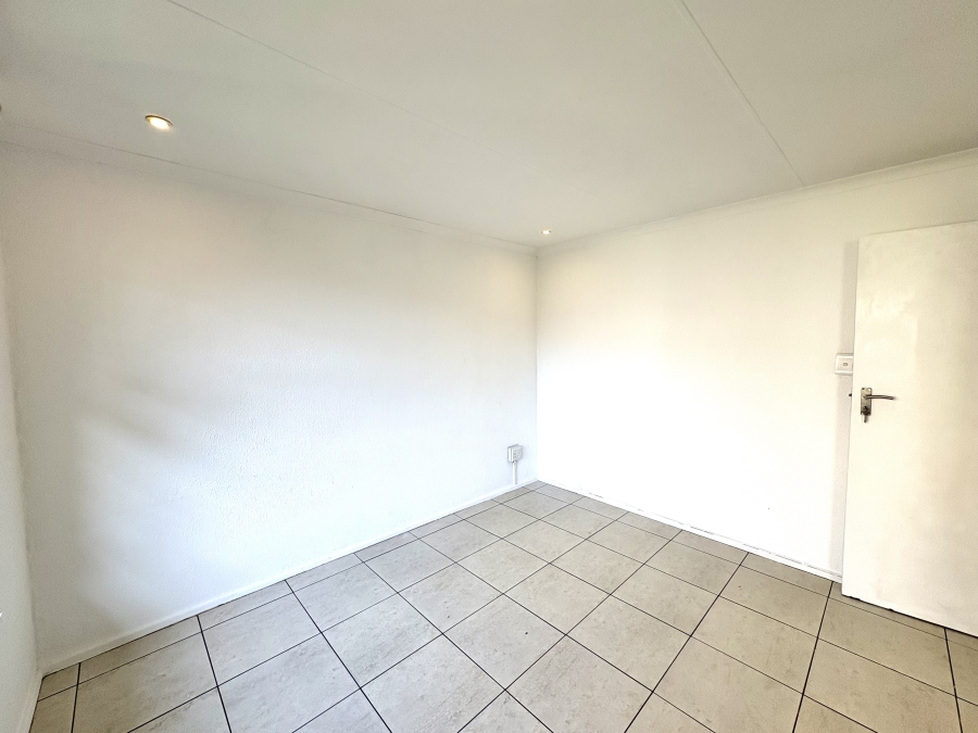 2 Bedroom Property for Sale in Bryanston Gauteng