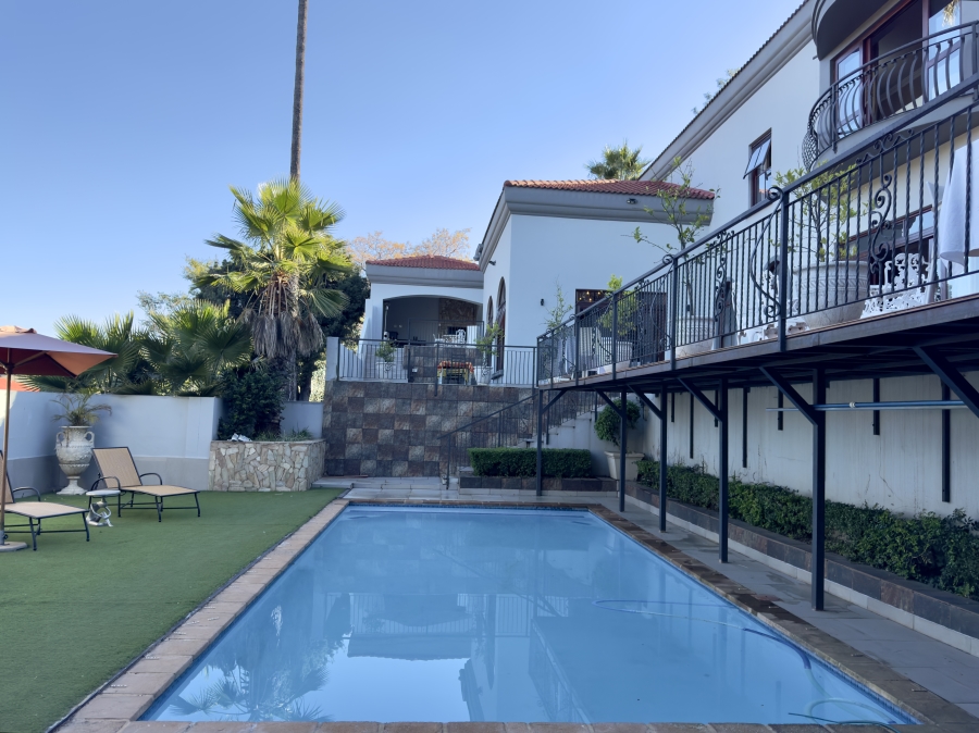 5 Bedroom Property for Sale in Waterkloof Ridge Gauteng