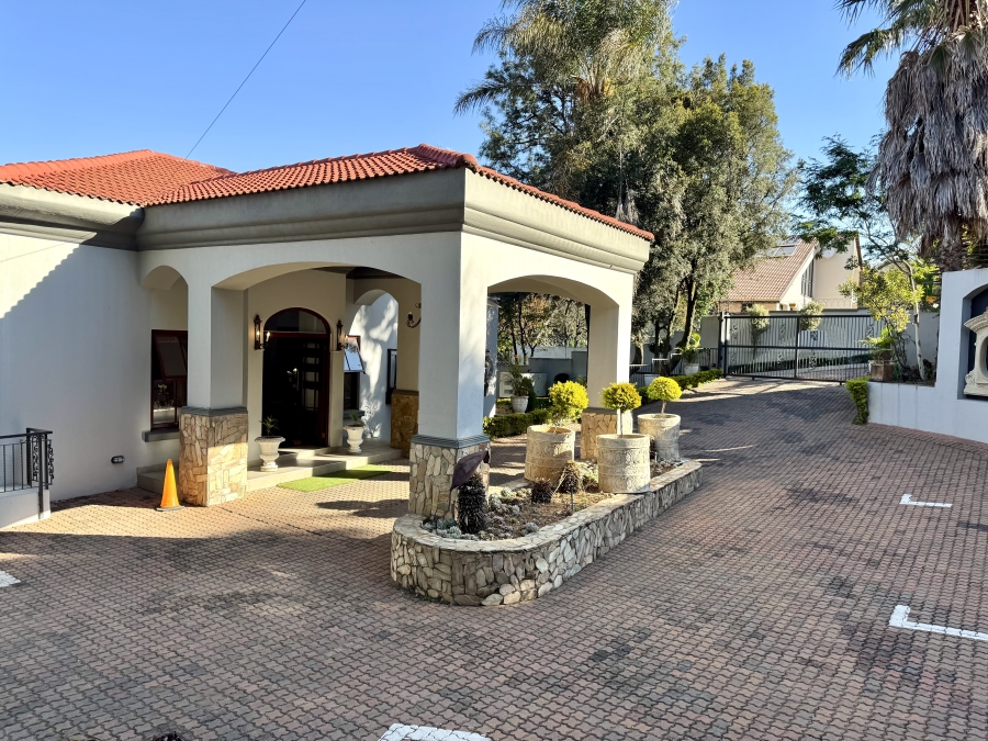 5 Bedroom Property for Sale in Waterkloof Ridge Gauteng