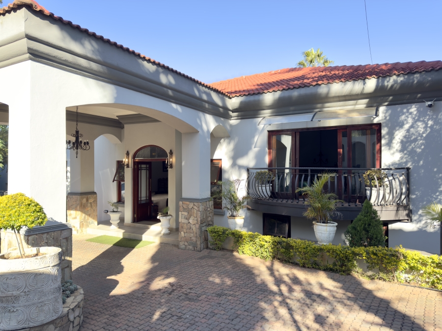 5 Bedroom Property for Sale in Waterkloof Ridge Gauteng
