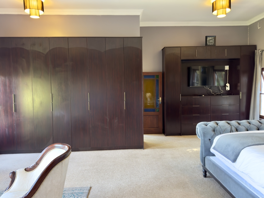 5 Bedroom Property for Sale in Waterkloof Ridge Gauteng