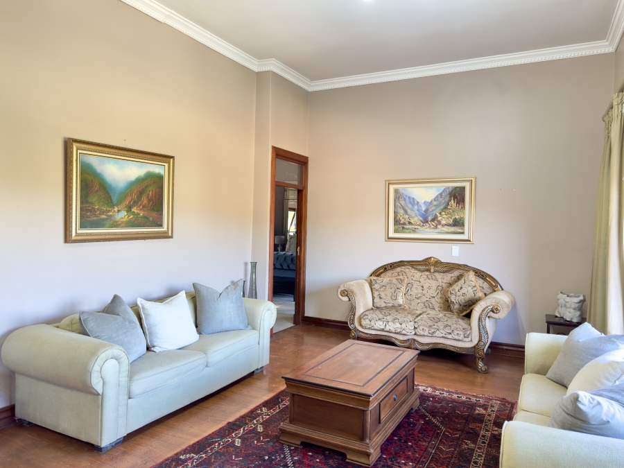 5 Bedroom Property for Sale in Waterkloof Ridge Gauteng