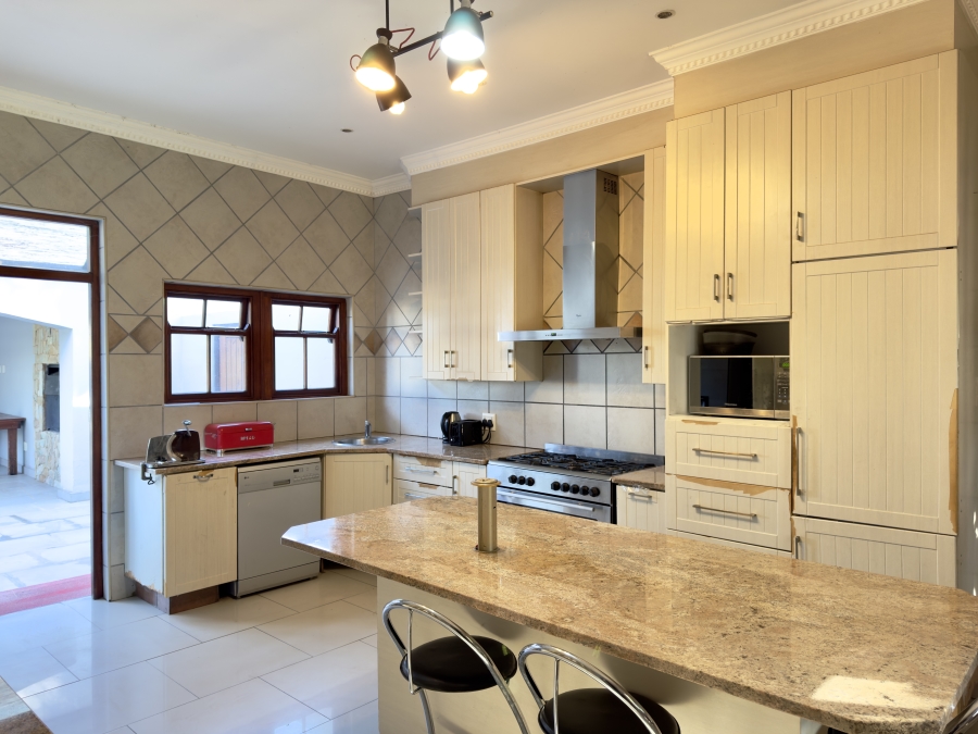 5 Bedroom Property for Sale in Waterkloof Ridge Gauteng