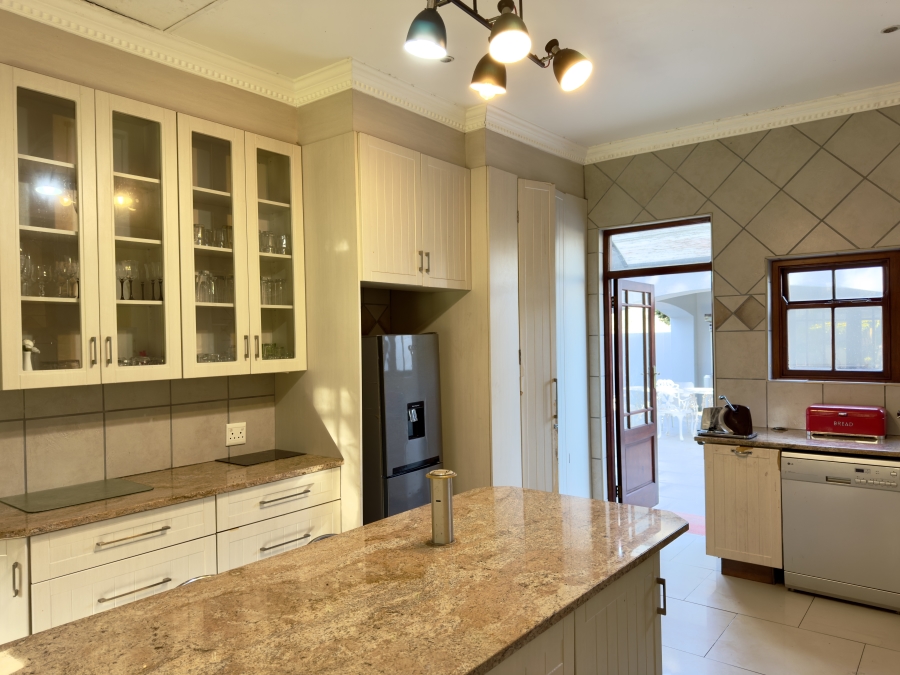 5 Bedroom Property for Sale in Waterkloof Ridge Gauteng