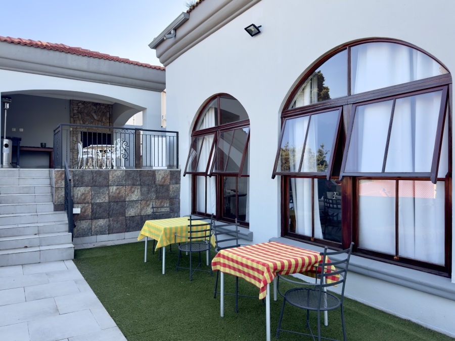 5 Bedroom Property for Sale in Waterkloof Ridge Gauteng