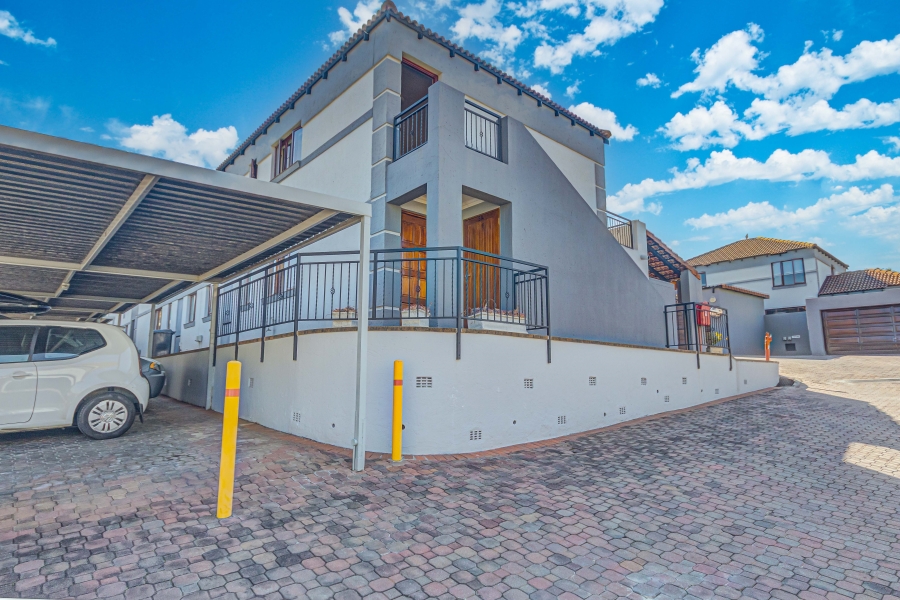2 Bedroom Property for Sale in Lyme Park Gauteng