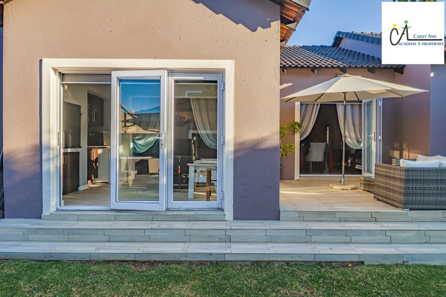 3 Bedroom Property for Sale in Thatchfield Hills Gauteng