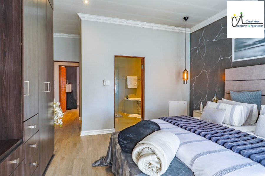 3 Bedroom Property for Sale in Thatchfield Hills Gauteng