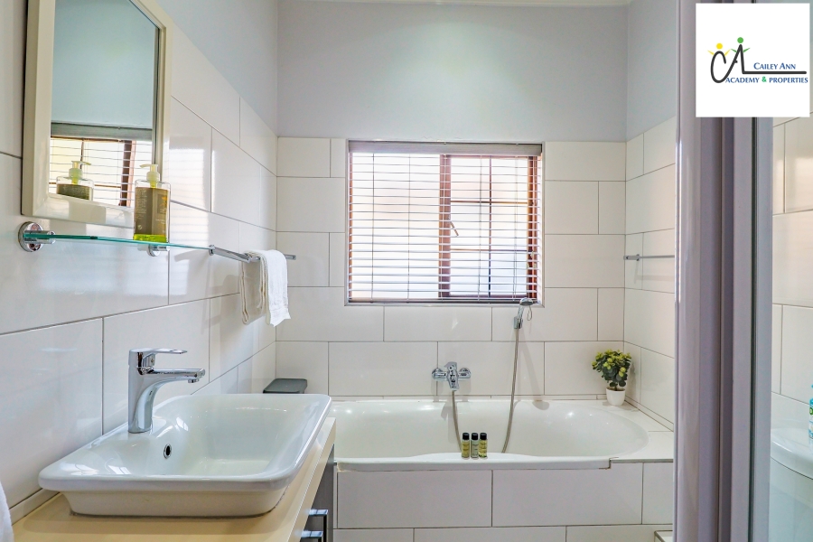 3 Bedroom Property for Sale in Thatchfield Hills Gauteng