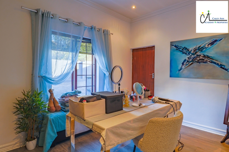 3 Bedroom Property for Sale in Thatchfield Hills Gauteng