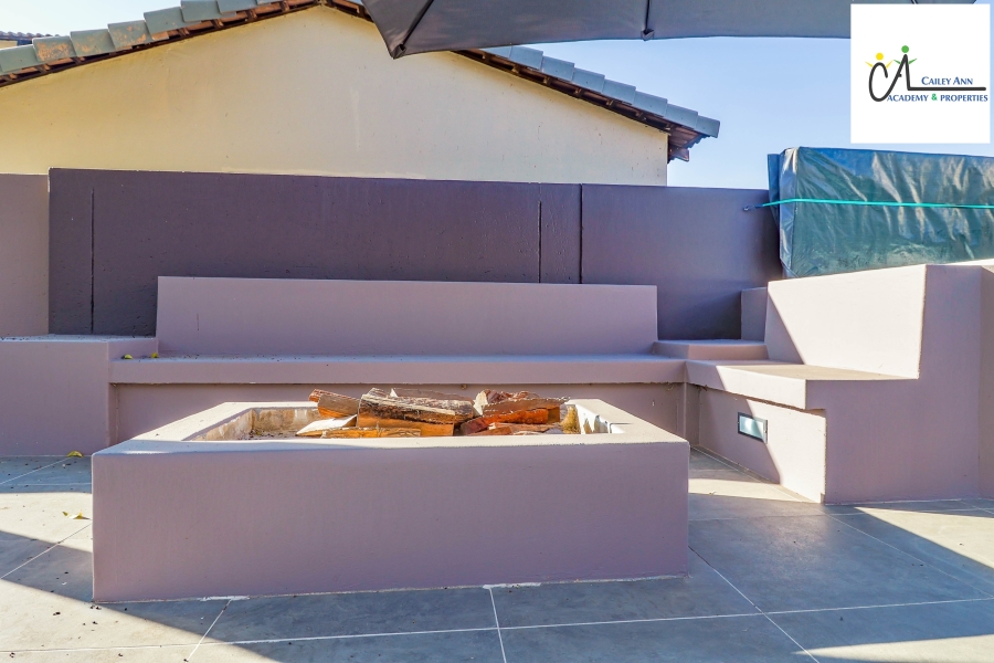 3 Bedroom Property for Sale in Thatchfield Hills Gauteng